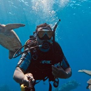 Meet your Posher, Luis